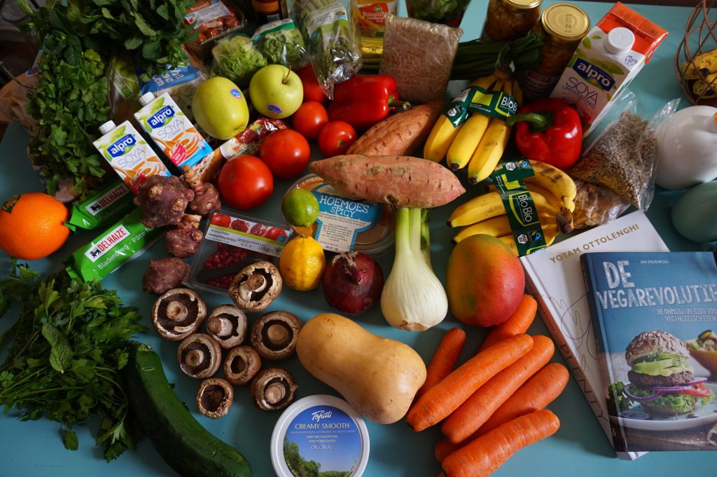 Dieta wegańska i wegetariańska: Jak zapewnić organizmowi wszystkie niezbędne składniki?