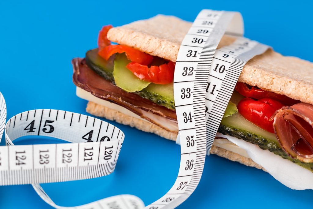 Dieta a utrata wagi: Jak schudnąć zdrowo i skutecznie?